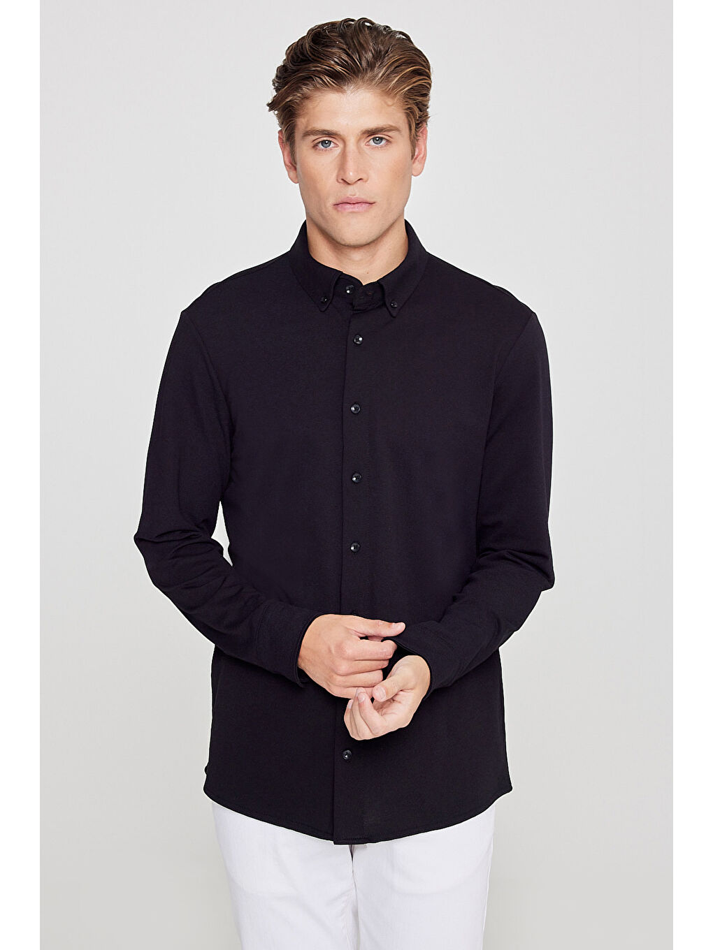 Erkek Siyah Pamuklu Tailored Slim Fit Dar Kesim Düğmeli Yaka Örme Gömlek-2