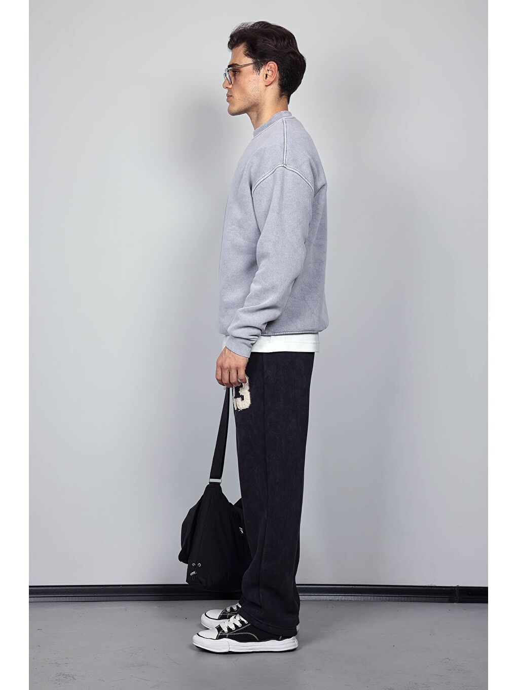 Erkek Rahat Kalıp Baskılı Yuvarlak Yaka Sweatshirt Gri-3