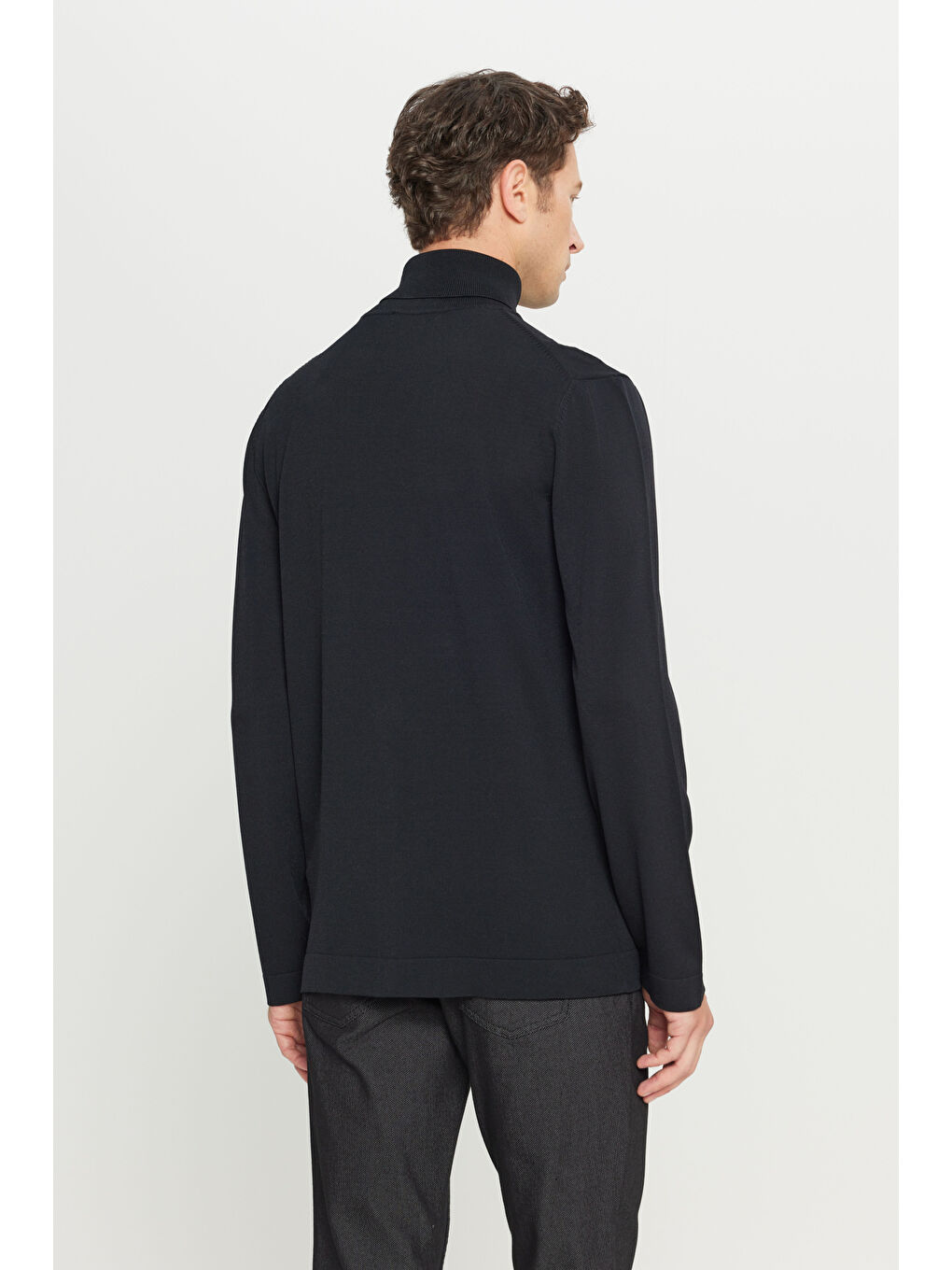 Erkek Siyah Standart Fit Normal Kesim Tam Balıkçı Yaka Triko Basic Kazak-4