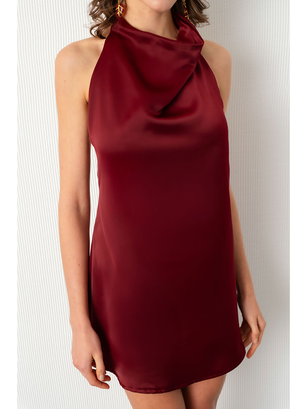 Kadın Bordo Halter Yaka Mini Saten Abiye Elbise-4