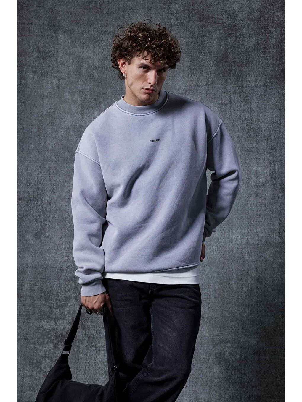 Gri Erkek Rahat Kalıp Baskılı Yuvarlak Yaka Sweatshirt Füme-1