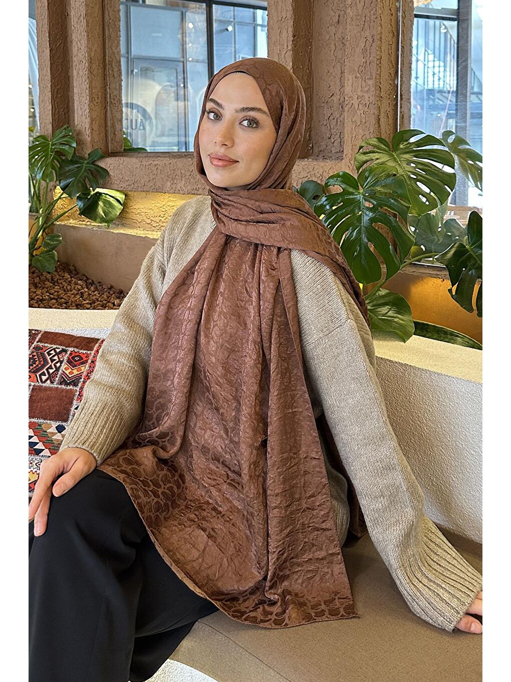 Kahverengi Bloom Desen Ayrobin Floş Jakar Şal Sütlü Kahve-1