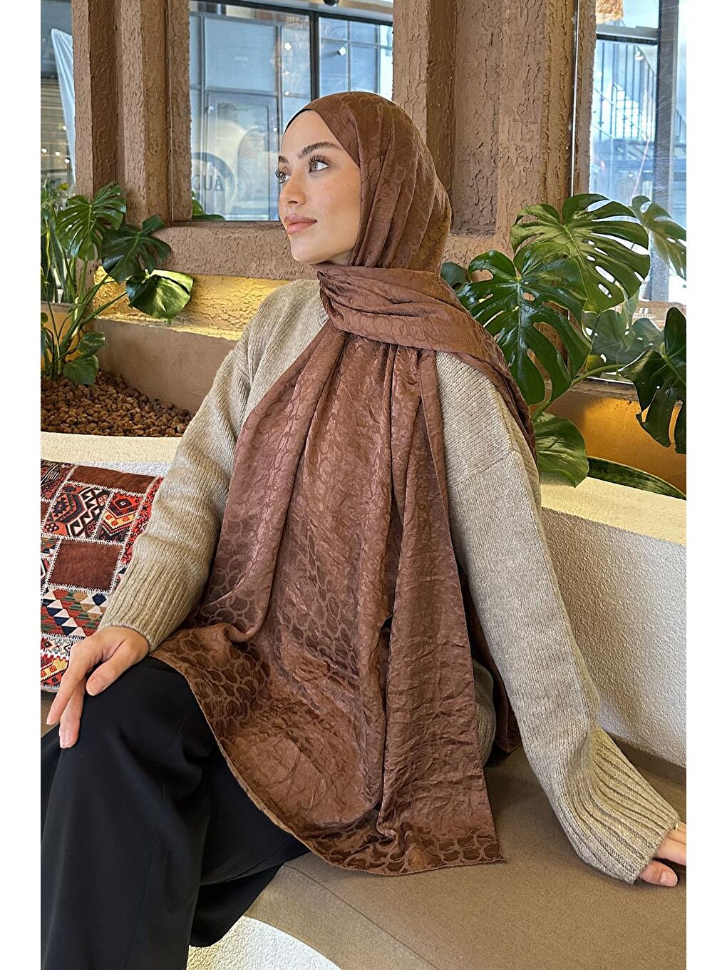 Kahverengi Bloom Desen Ayrobin Floş Jakar Şal Sütlü Kahve-2