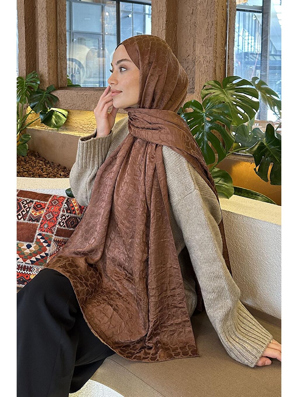 Kahverengi Bloom Desen Ayrobin Floş Jakar Şal Sütlü Kahve-3