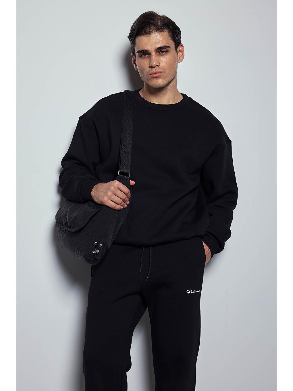 Erkek Oversize Bisiklet Yaka Basic Sweatshirt Siyah-3