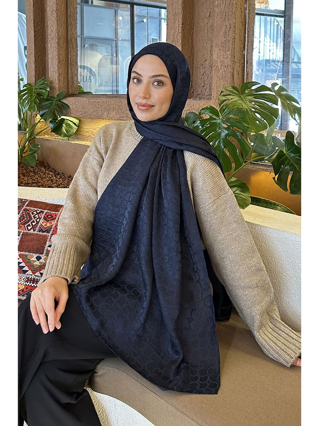 Bloom Desen Ayrobin Floş Jakar Şal Lacivert-1