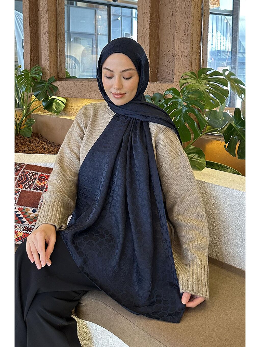 Bloom Desen Ayrobin Floş Jakar Şal Lacivert-2