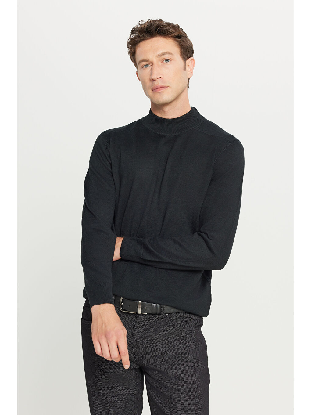 Erkek Siyah Yünlü Standart Fit Normal Kesim Yarım Balıkçı Yaka Basic Triko Kazak-1