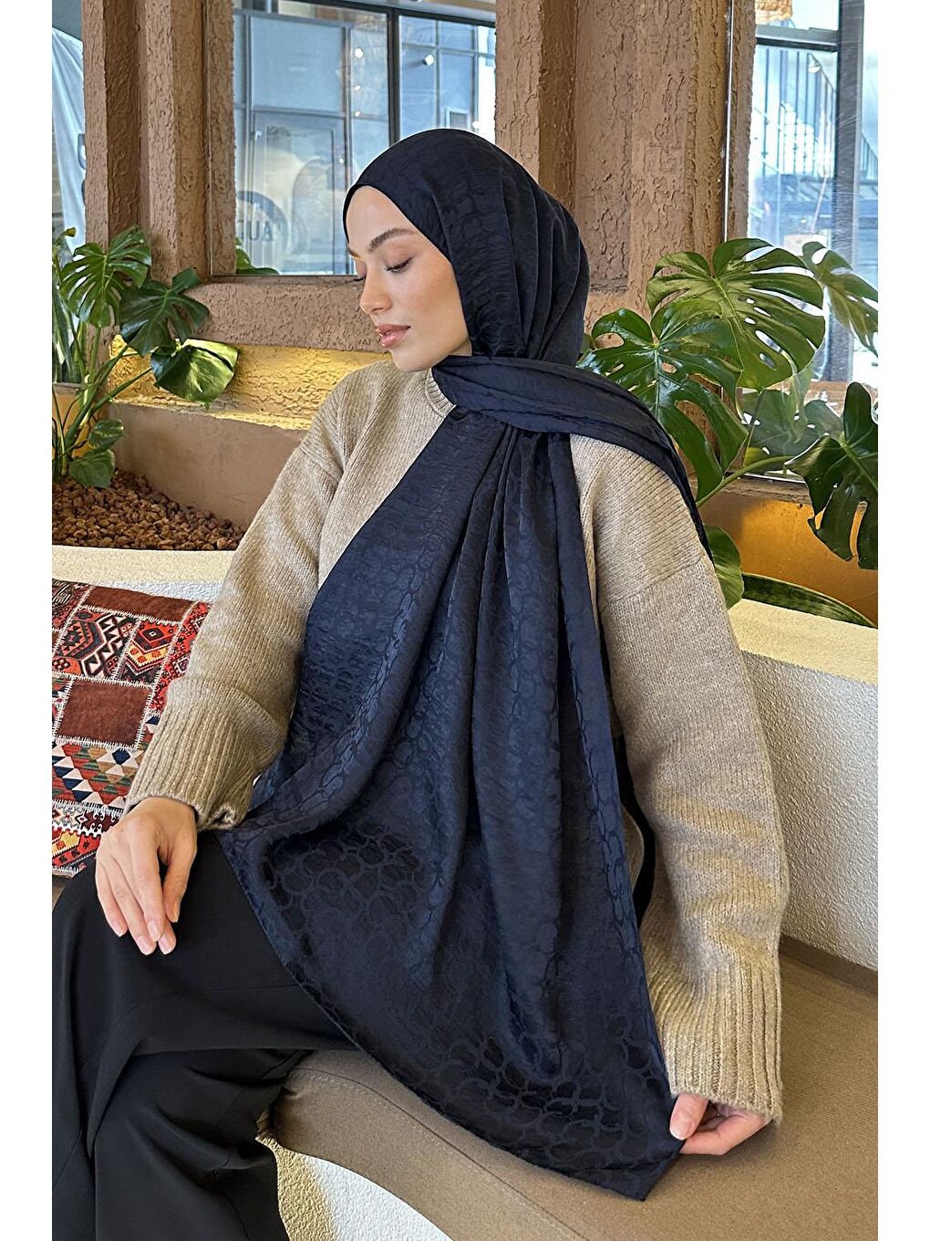 Bloom Desen Ayrobin Floş Jakar Şal Lacivert-3