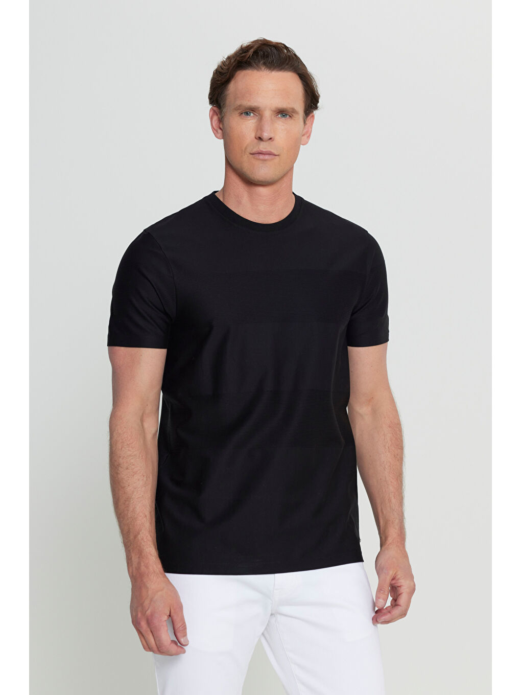 Erkek Siyah %100 Pamuk Slim Fit Dar Kesim Bisiklet Yaka Jakarlı Tişört