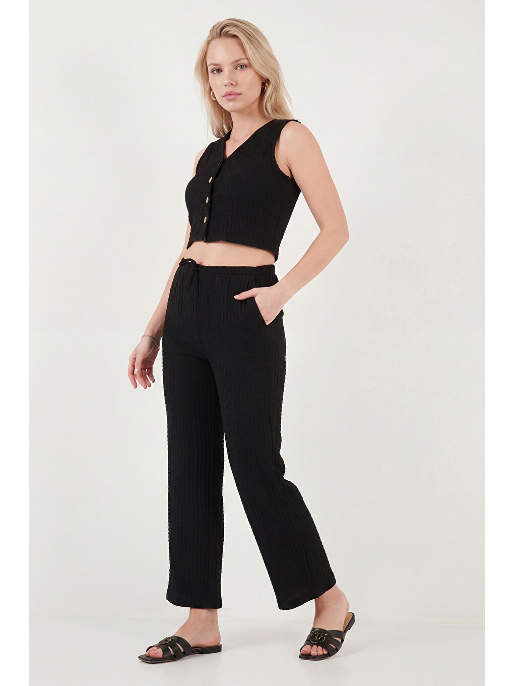 Siyah Regular Fit V Yaka Yelek-pantolon Gofre Takım 5866484-1