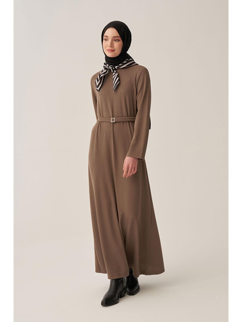 Bej Vizon-Kemer Tokalı Elbise-1