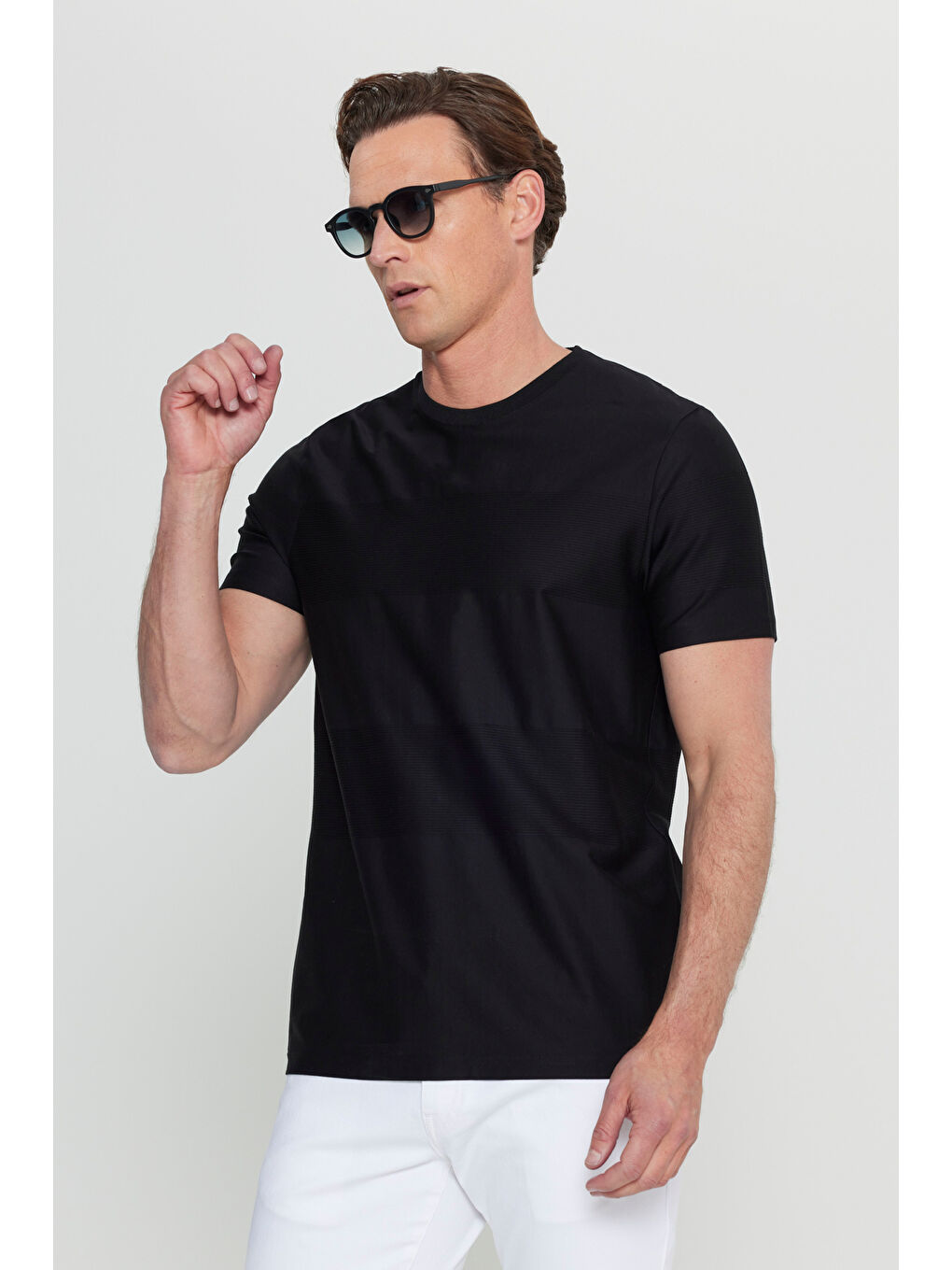 Erkek Siyah %100 Pamuk Slim Fit Dar Kesim Bisiklet Yaka Jakarlı Tişört-2