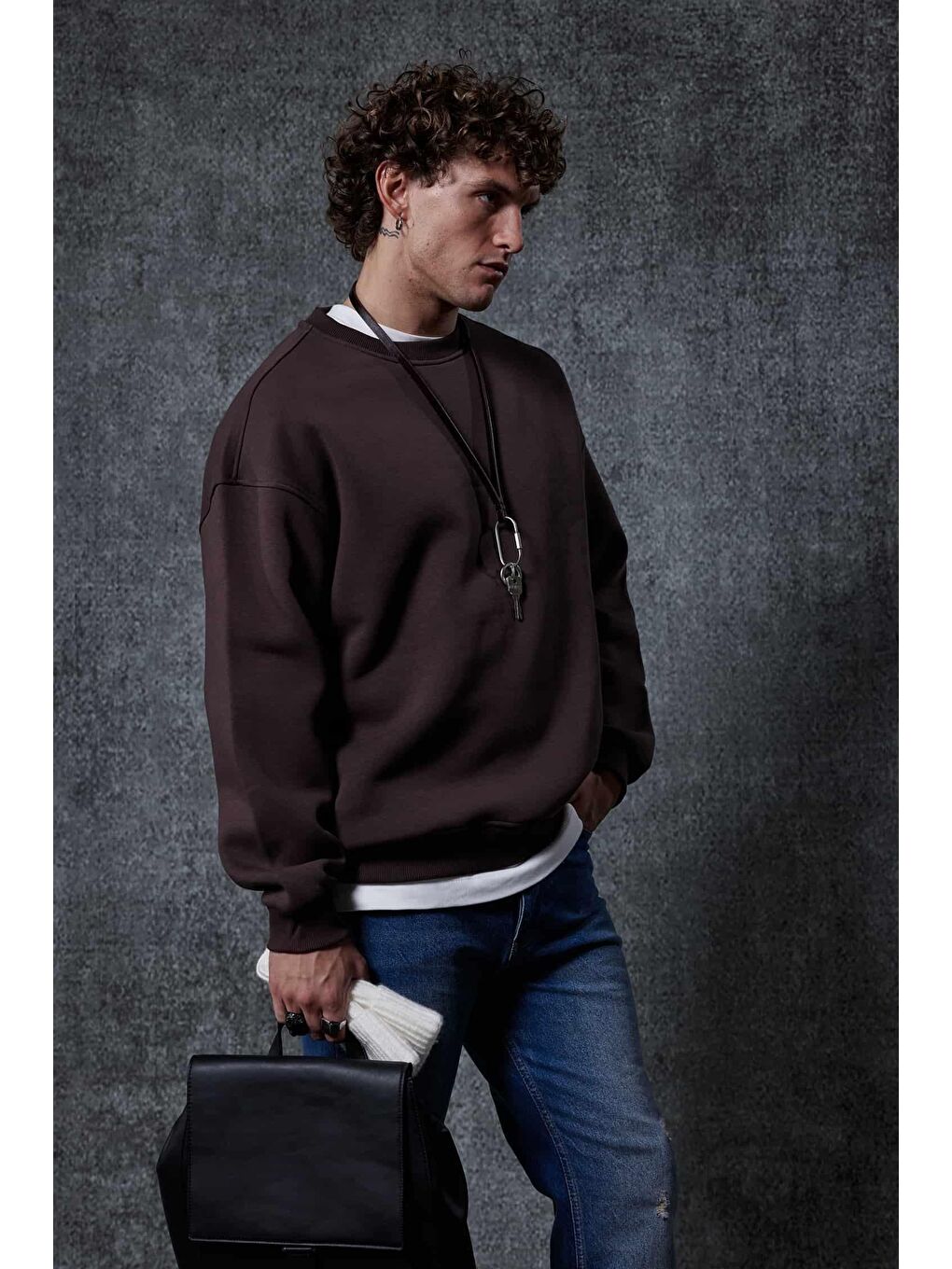 Erkek Oversize Bisiklet Yaka Basic Sweatshirt Kahverengi-4