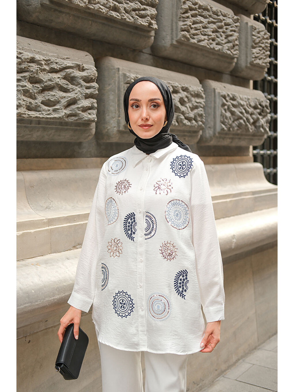 Kadın Etnik Pul Nakış İşlemeli Gömlek Beyaz