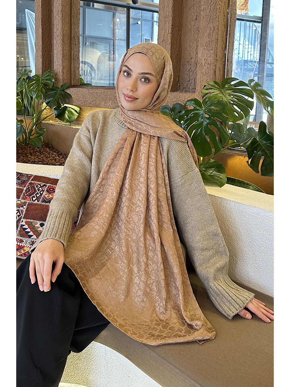 Kahverengi Bloom Desen Ayrobin Floş Jakar Şal Camel