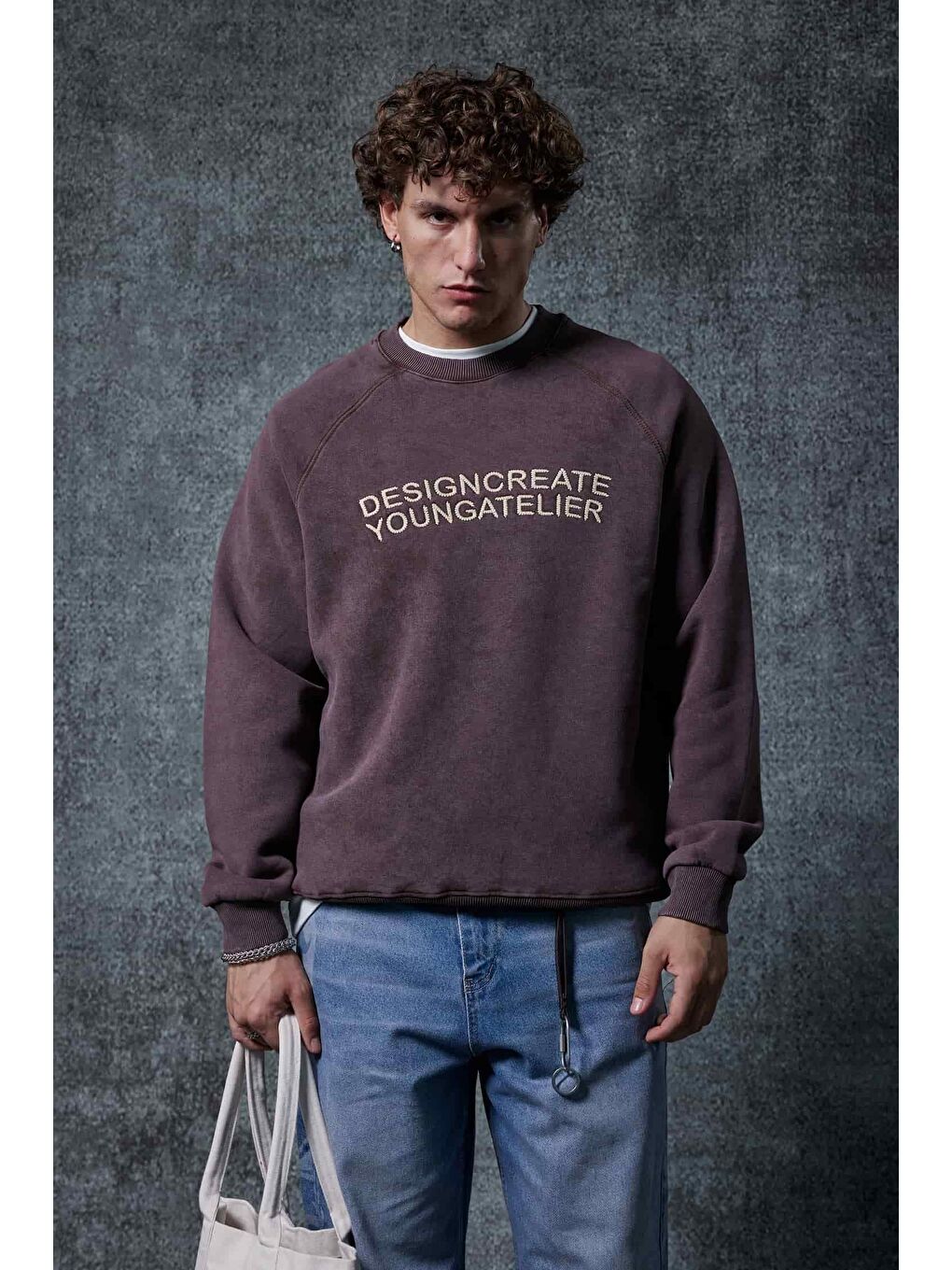 Erkek Oversize Yazı Baskılı Sweatshirt Kahverengi