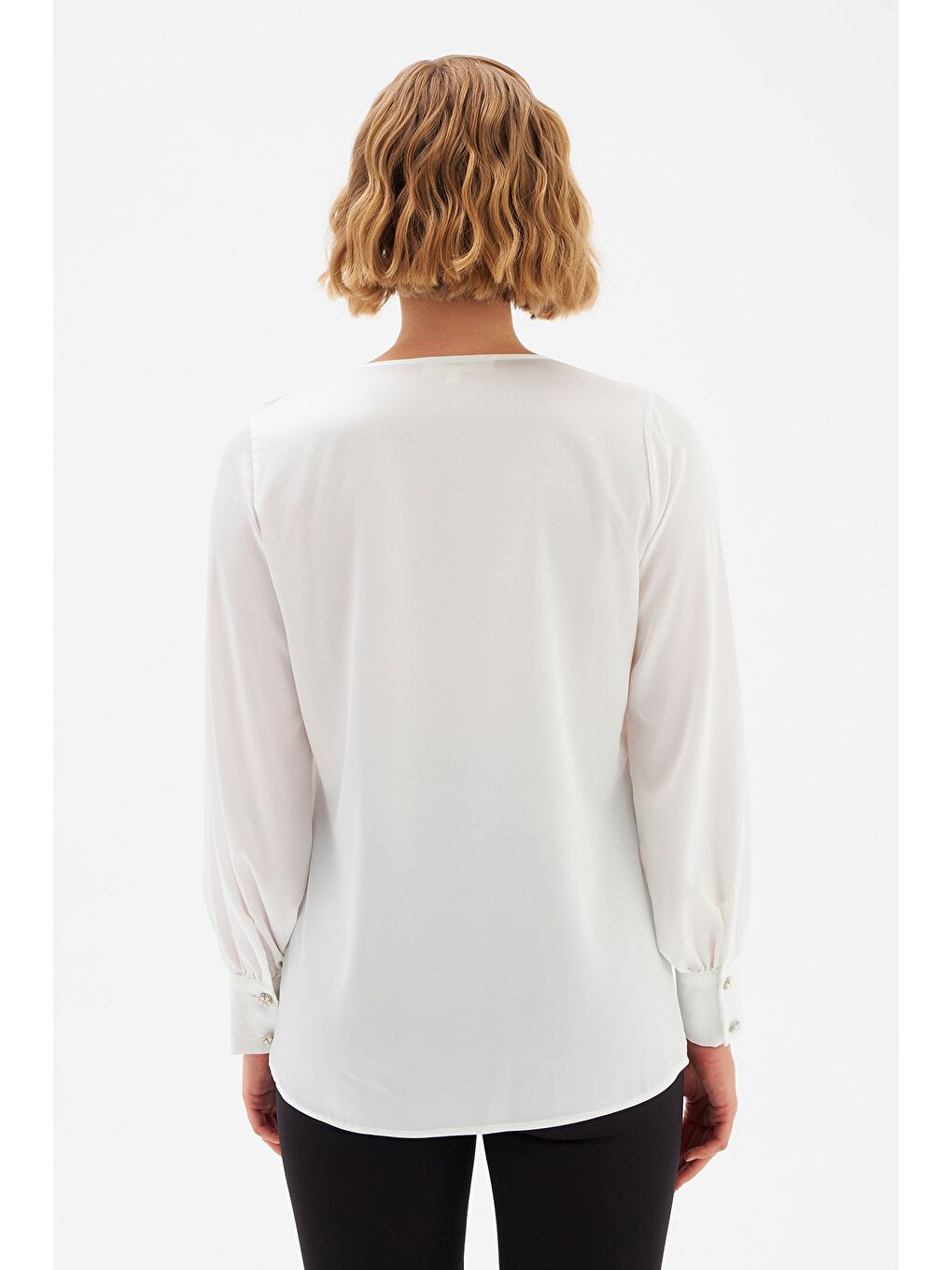 Düğme Detaylı Saten Bluz - Ekru-5