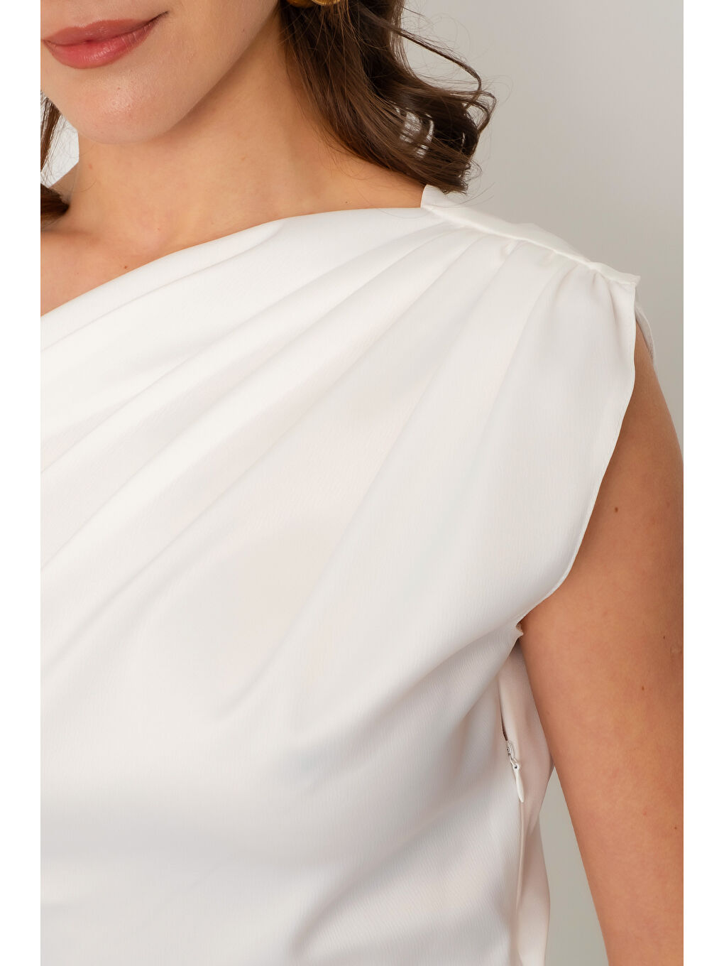 Kadın Beyaz Degaje Yaka Mini Saten Mezuniyet Abiye Elbise-3