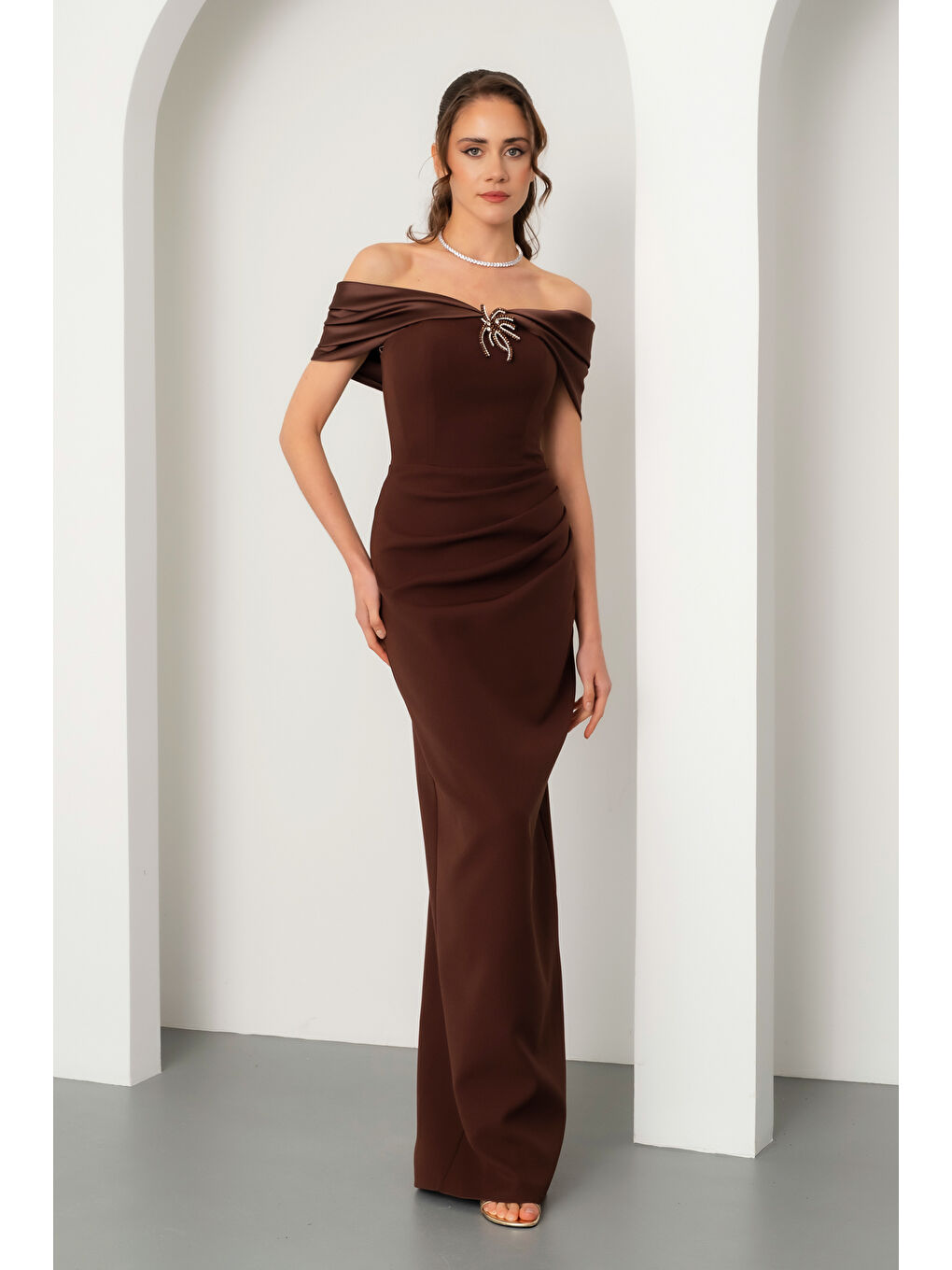 Kadın Kahverengi Aksesuar Detay Uzun Söz Nişan Nikah Abiye Elbise-1