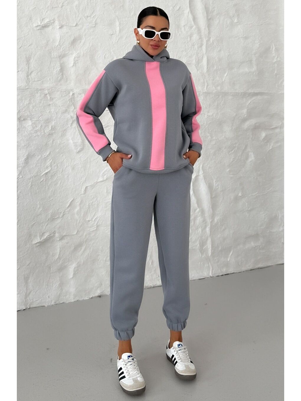 Gri Kadın Füme Kapüşonlu Kol Ve Göğüs Dikey Kalın Şeritli Alt-Üst Eşofman Takımı-1