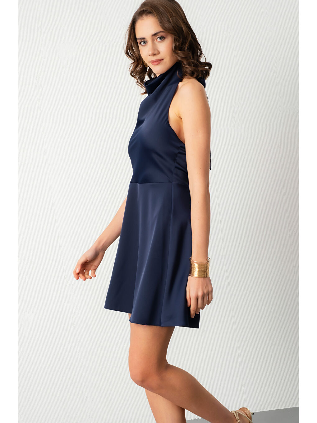 Kadın Lacivert Sırt Dekolteli Mini Saten Mezuniyet Abiye Elbise-2