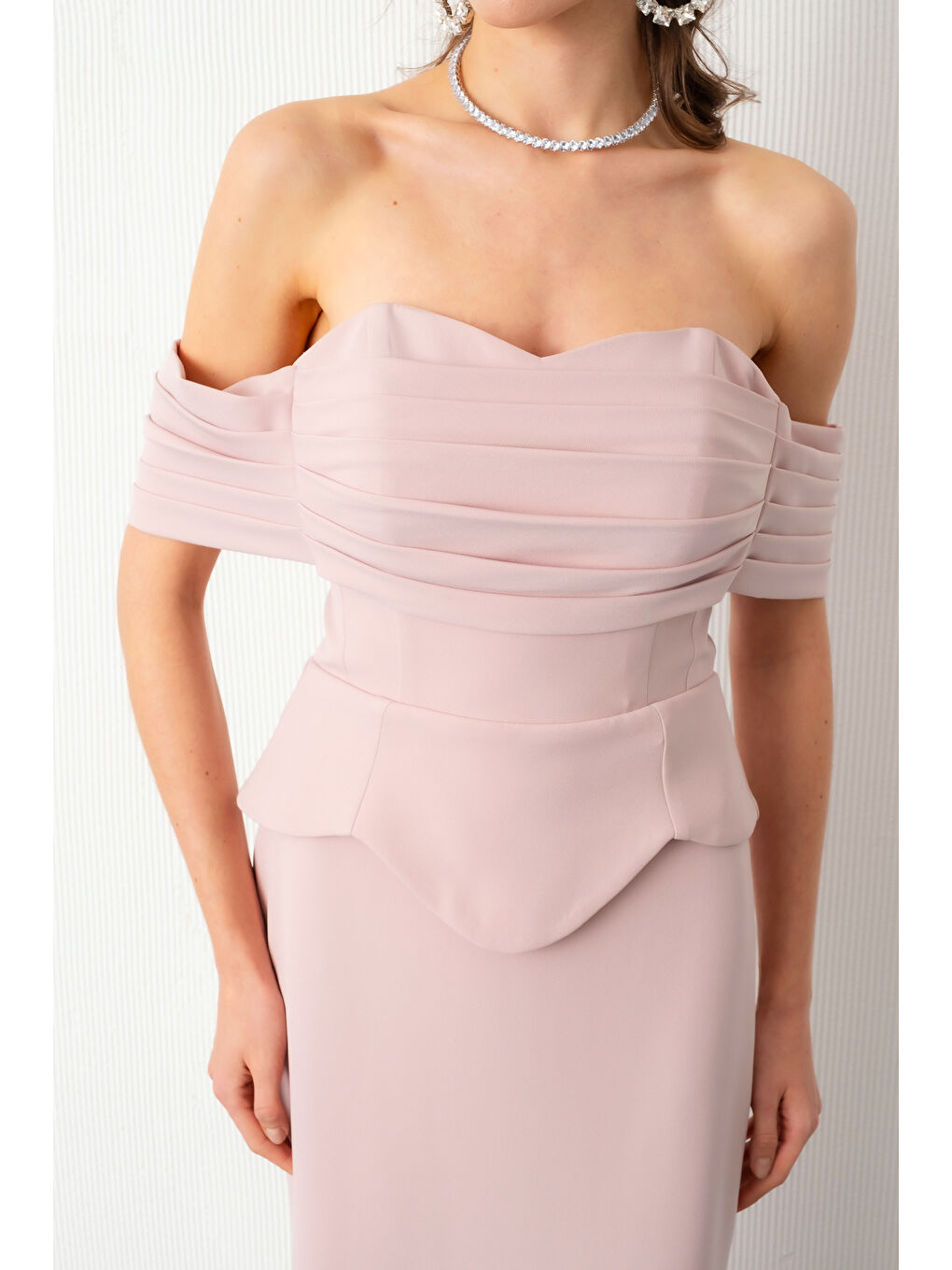 Pembe Kadın Pudra Kayık Yaka Peplum Detay Uzun Balık Abiye-4