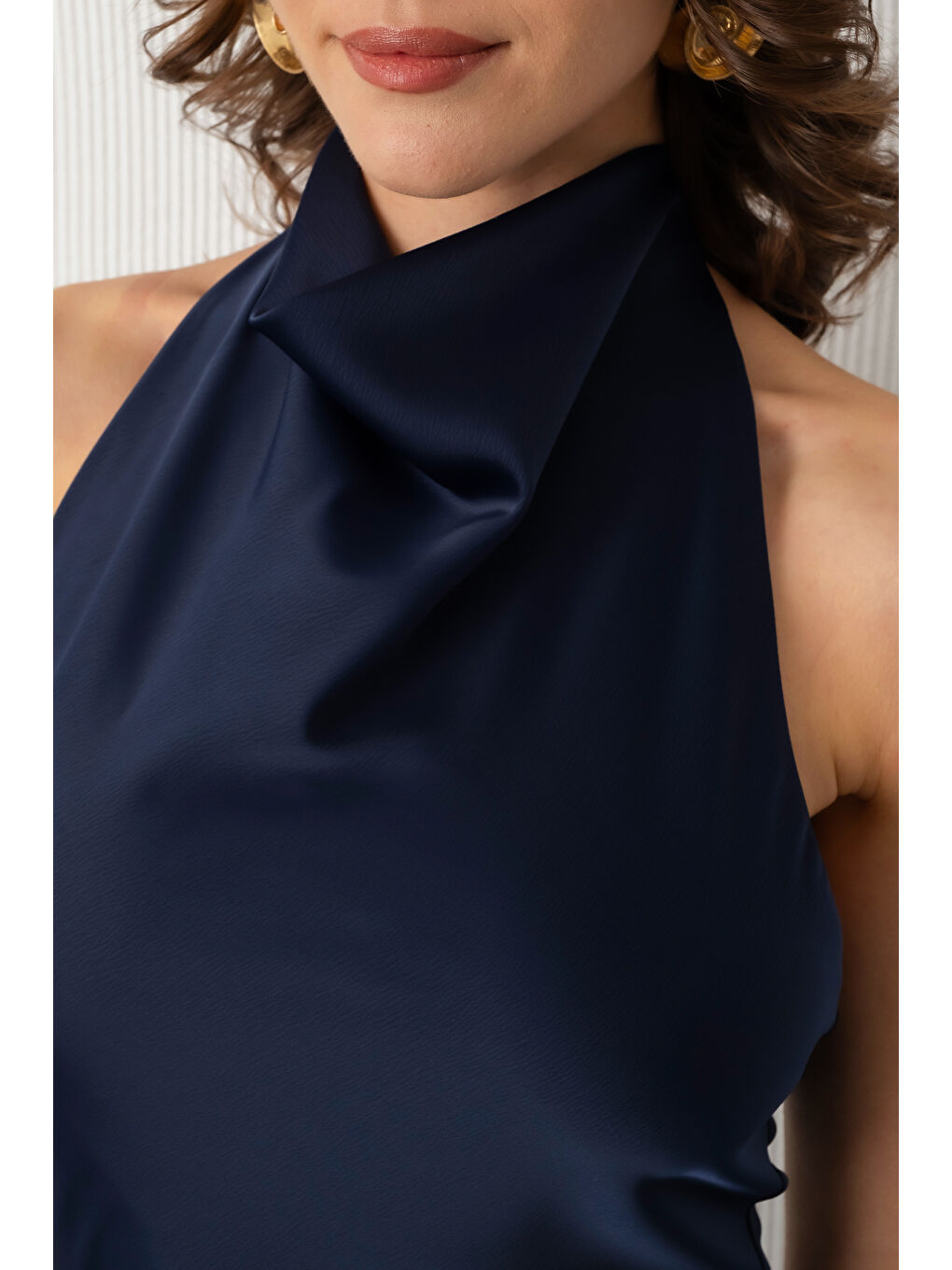 Kadın Lacivert Sırt Dekolteli Mini Saten Mezuniyet Abiye Elbise-3