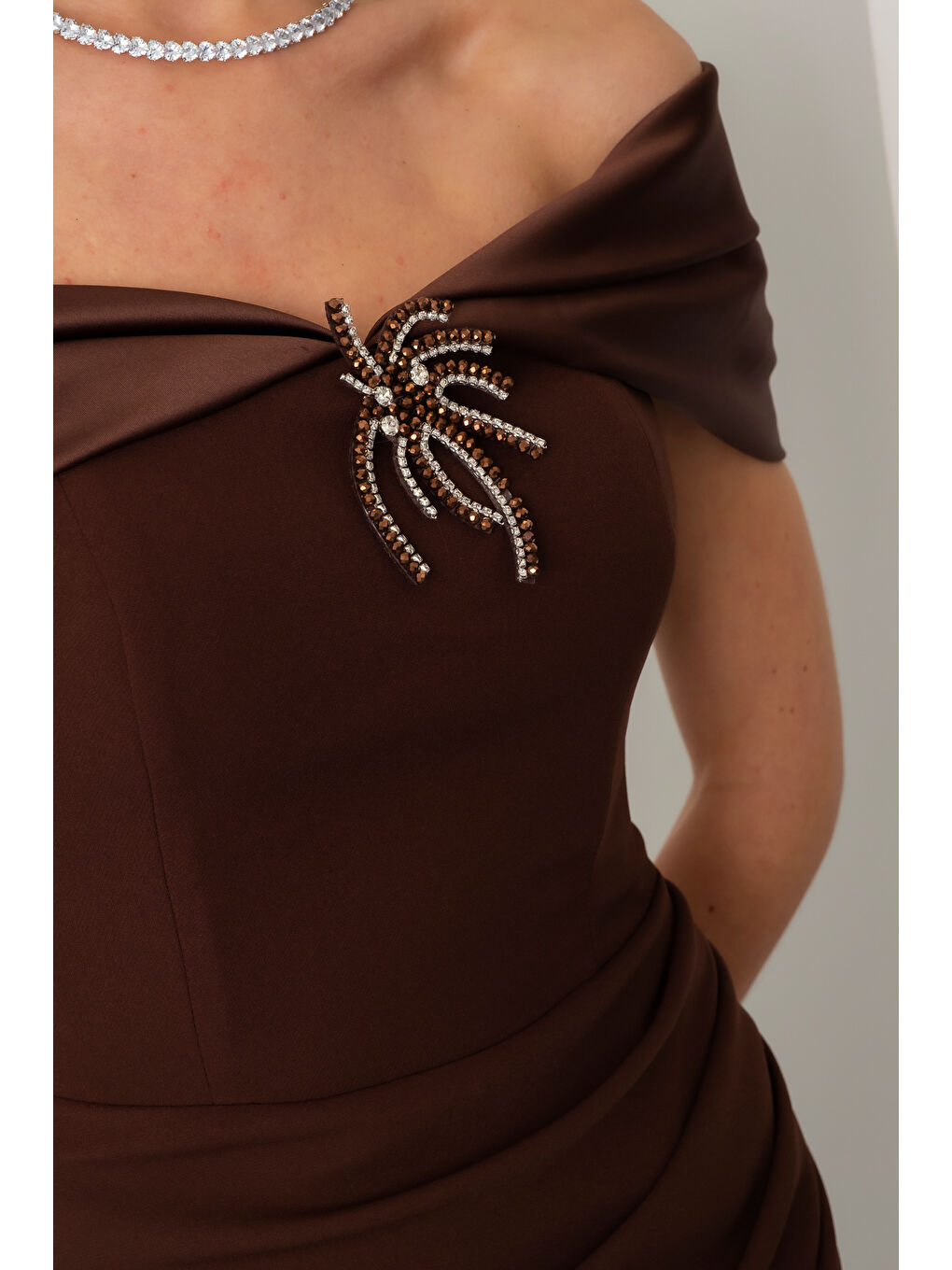 Kadın Kahverengi Aksesuar Detay Uzun Söz Nişan Nikah Abiye Elbise-3