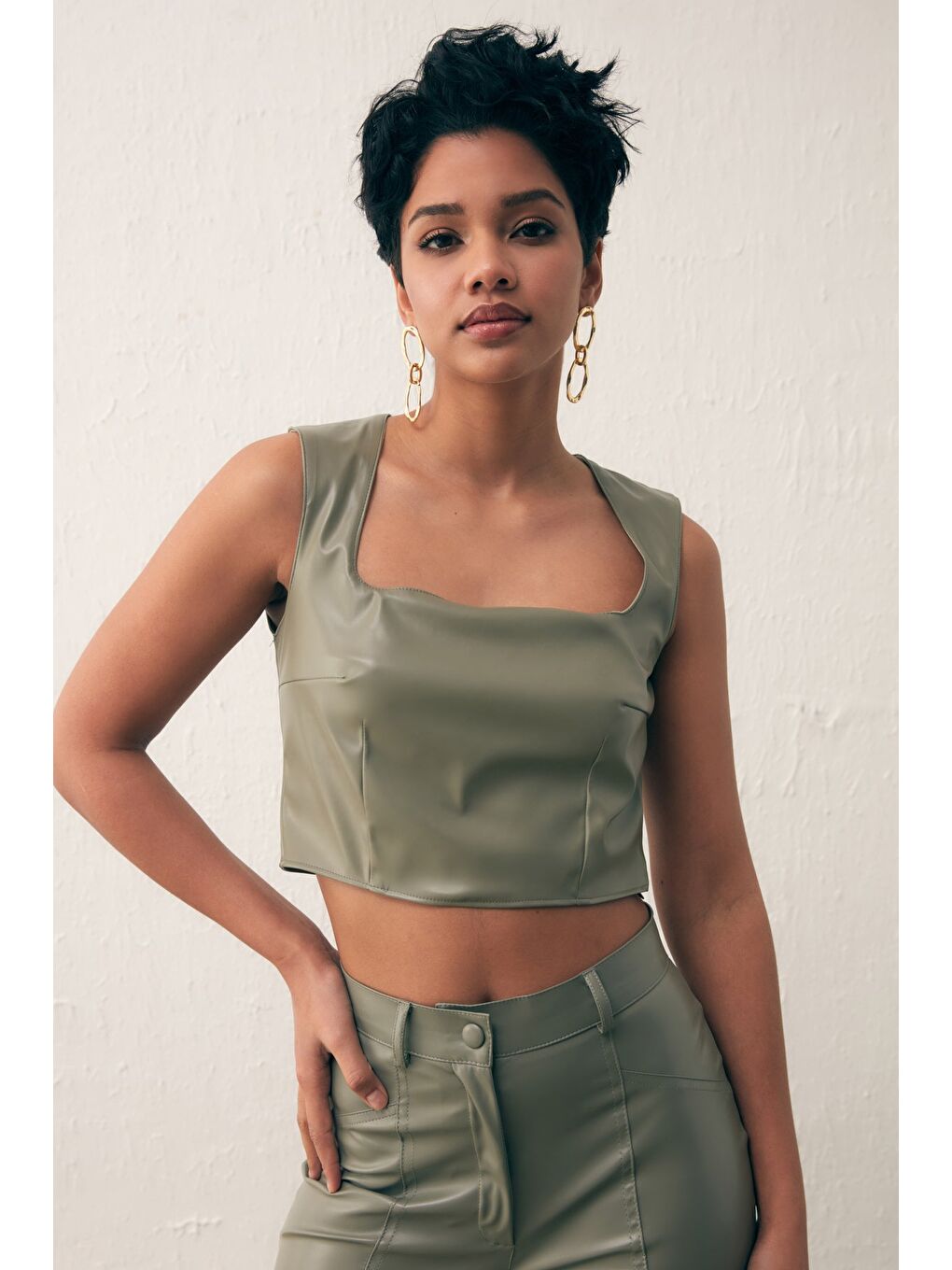 Kare Yaka Deri Crop Bluz - Çağla Yeşili-2