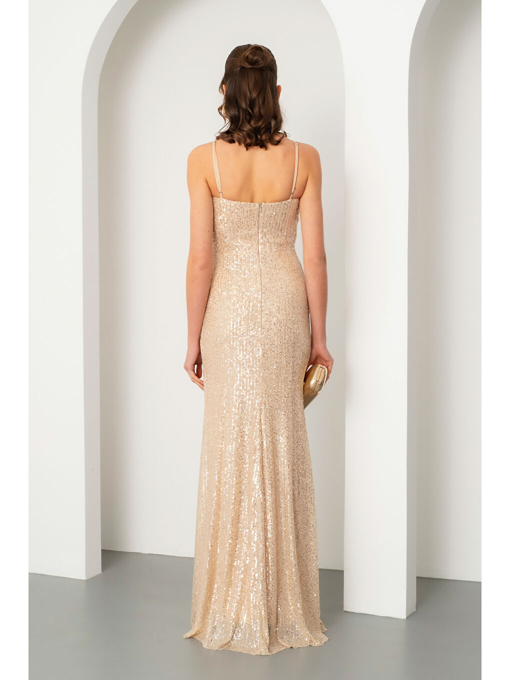 Kadın Bej Yırtmaçlı Pul Payet Uzun Abiye Elbise-5