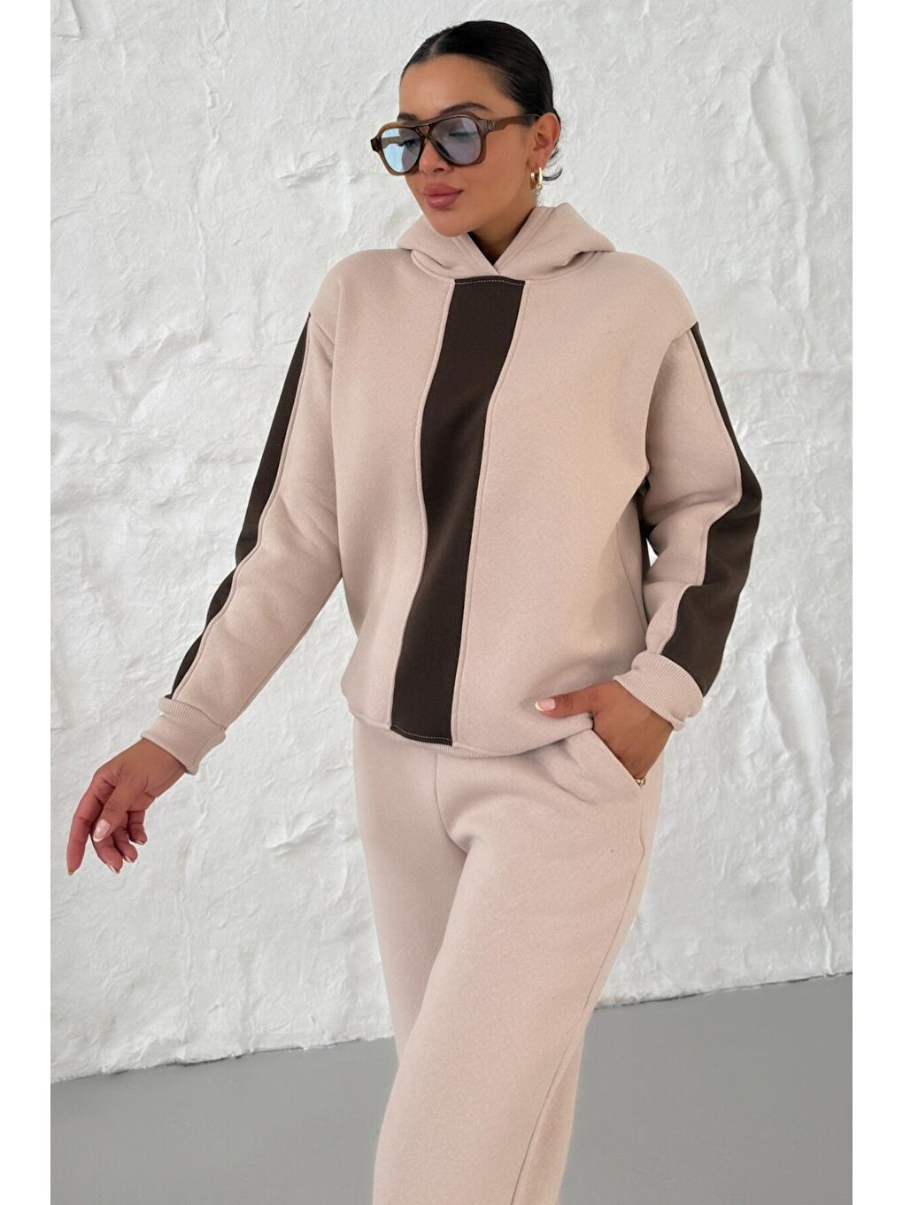 Kadın Bej Kapüşonlu Kol Ve Göğüs Dikey Kalın Şeritli Alt-Üst Eşofman Takımı-2