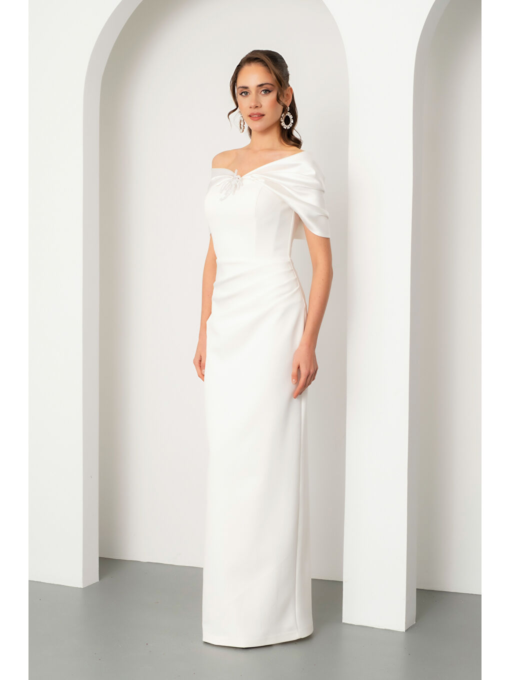 Kadın Beyaz Aksesuar Detay Uzun Söz Nişan Nikah Abiye Elbise-1