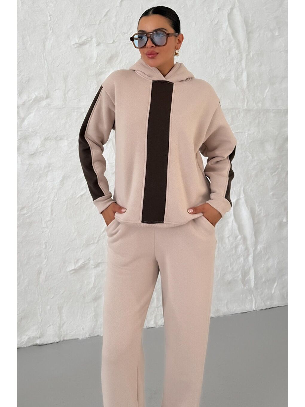 Kadın Bej Kapüşonlu Kol Ve Göğüs Dikey Kalın Şeritli Alt-Üst Eşofman Takımı-3