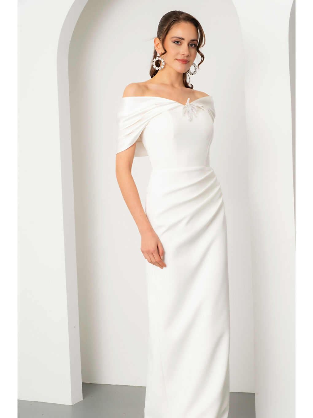 Kadın Beyaz Aksesuar Detay Uzun Söz Nişan Nikah Abiye Elbise-2