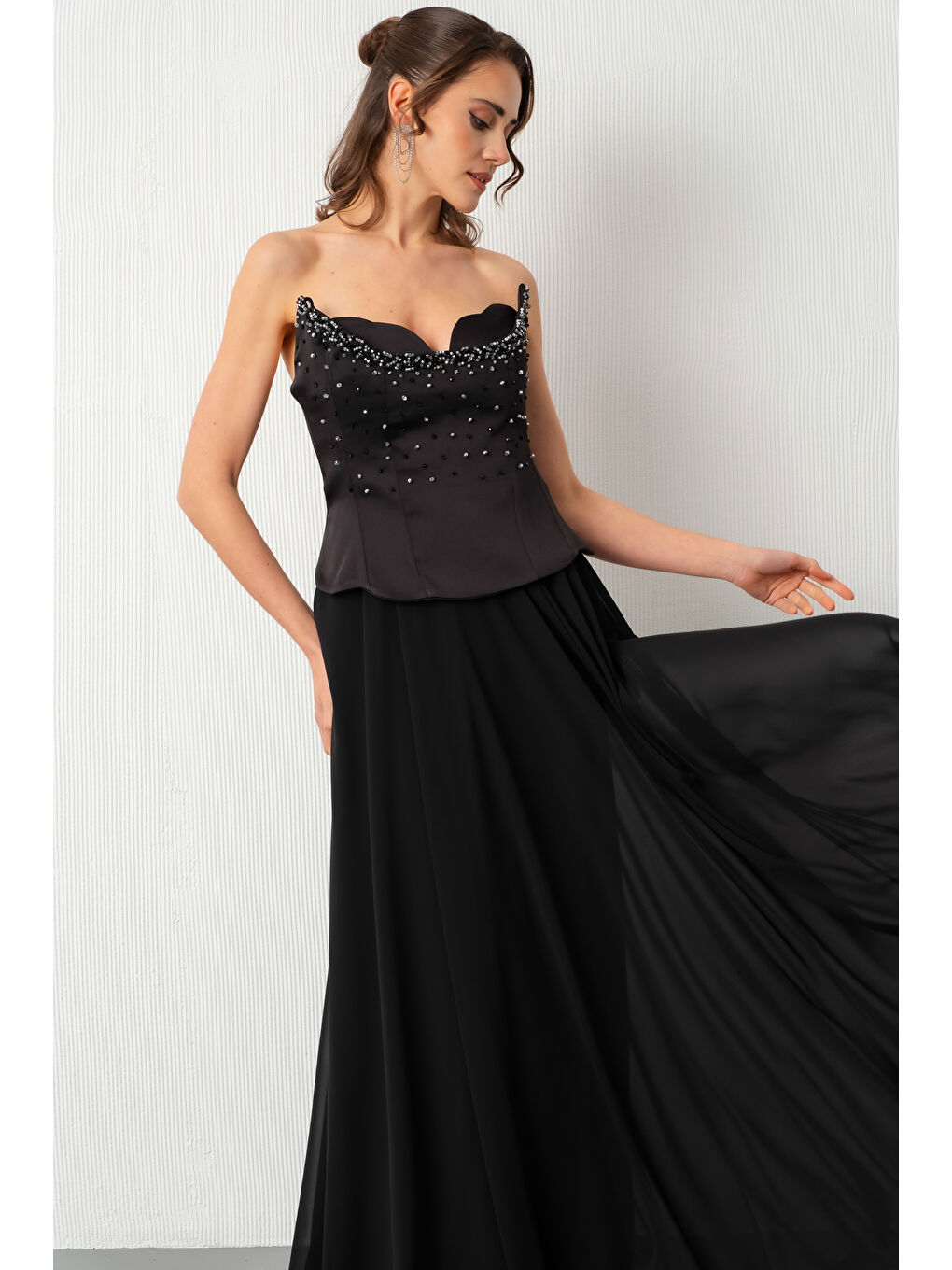 Kadın Siyah Straplez Yaka Taşlı Peplum Detay Uzun Abiye Elbise-2