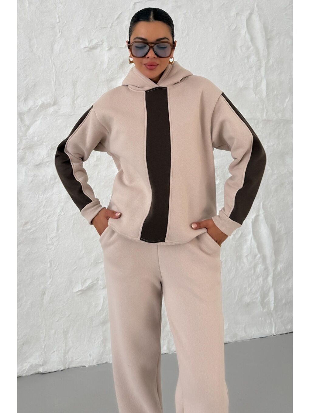 Kadın Bej Kapüşonlu Kol Ve Göğüs Dikey Kalın Şeritli Alt-Üst Eşofman Takımı-4