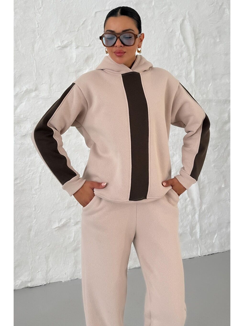Kadın Bej Kapüşonlu Kol Ve Göğüs Dikey Kalın Şeritli Alt-Üst Eşofman Takımı-5