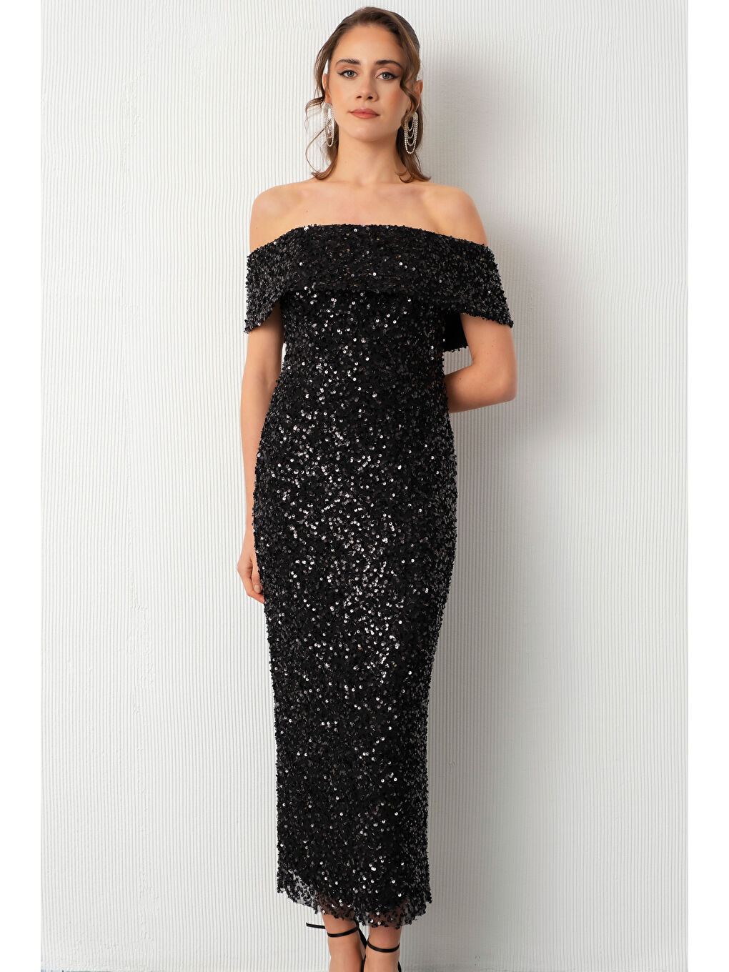 Kadın Siyah Madonna Yaka Pul Payet Midi Abiye Elbise-1