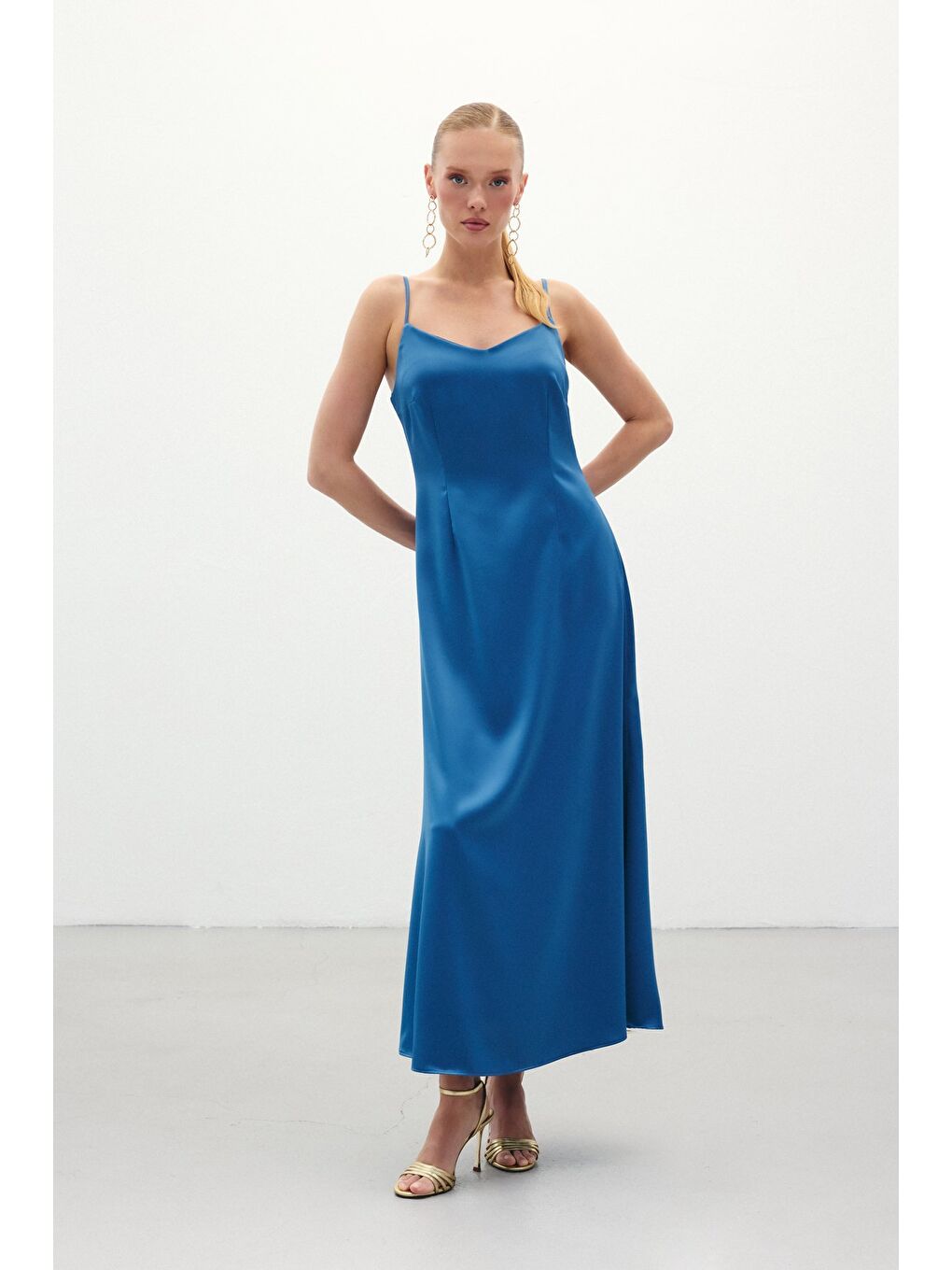 Askılı Uzun Saten Elbise - Sax Mavi-2