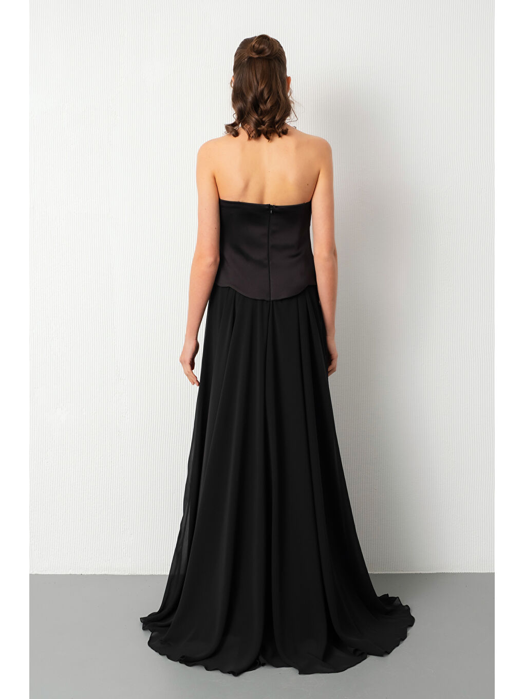 Kadın Siyah Straplez Yaka Taşlı Peplum Detay Uzun Abiye Elbise-5