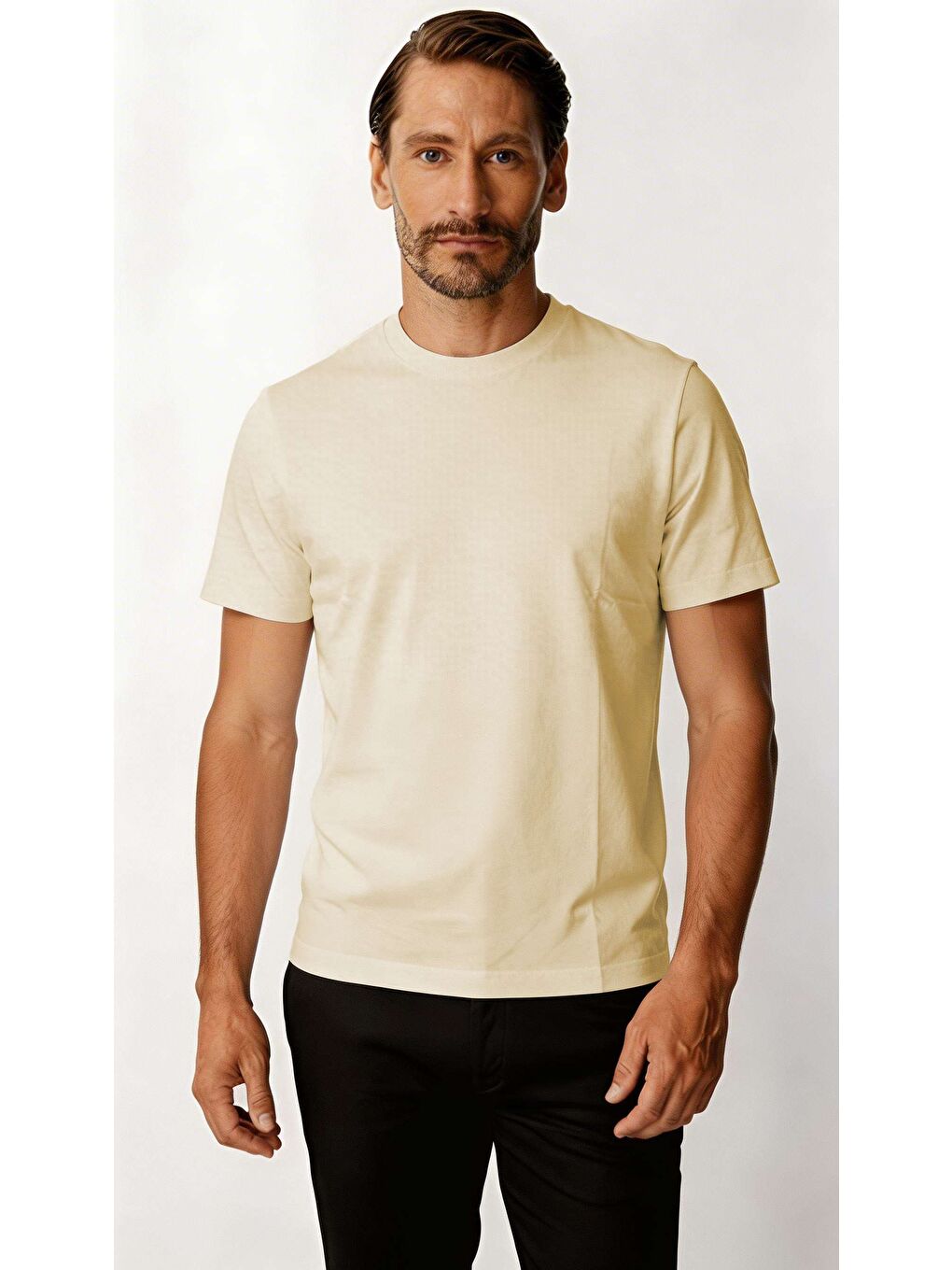 Ekru Premium Erkek Tişört – Akışkan Kumaş