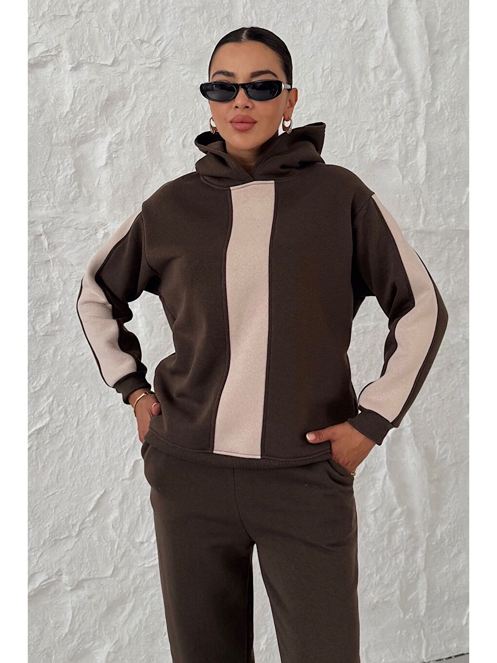 Kadın Kahverengi Kapüşonlu Kol Ve Göğüs Dikey Kalın Şeritli Alt-Üst Eşofman Takımı-3