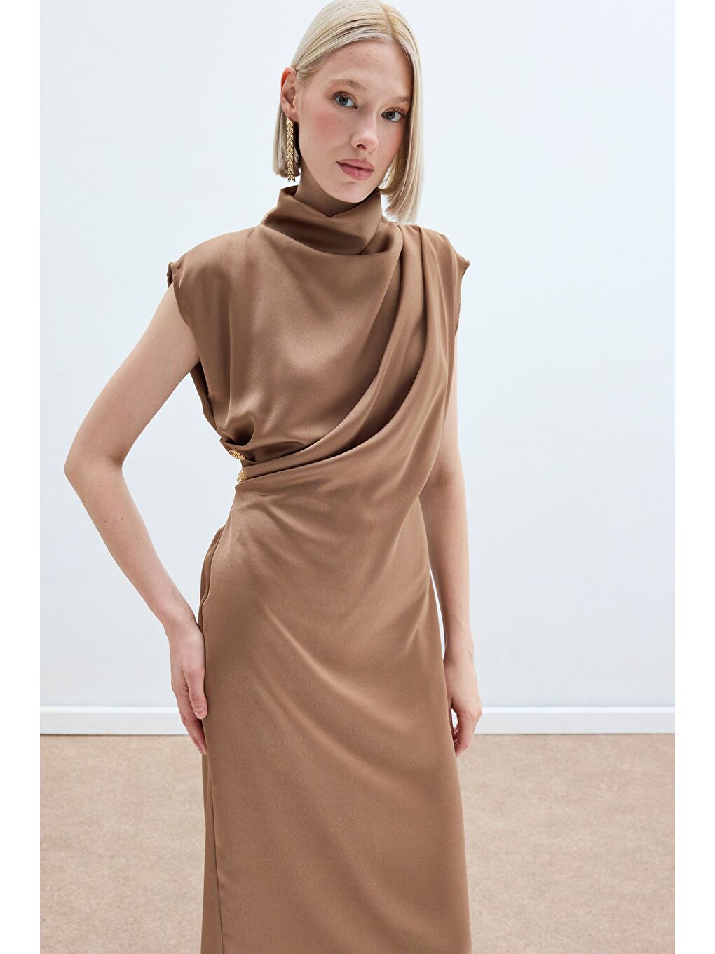 Kahverengi Düğme Detaylı Uzun Elbise - Camel-3