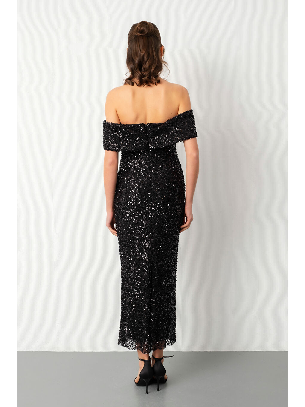 Kadın Siyah Madonna Yaka Pul Payet Midi Abiye Elbise-5