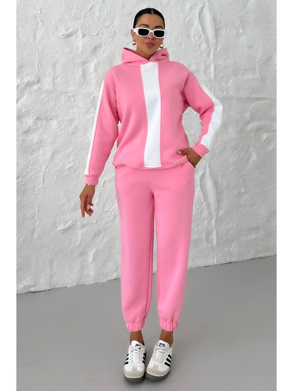 Kadın Pembe Kapüşonlu Kol Ve Göğüs Dikey Kalın Şeritli Alt-Üst Eşofman Takımı