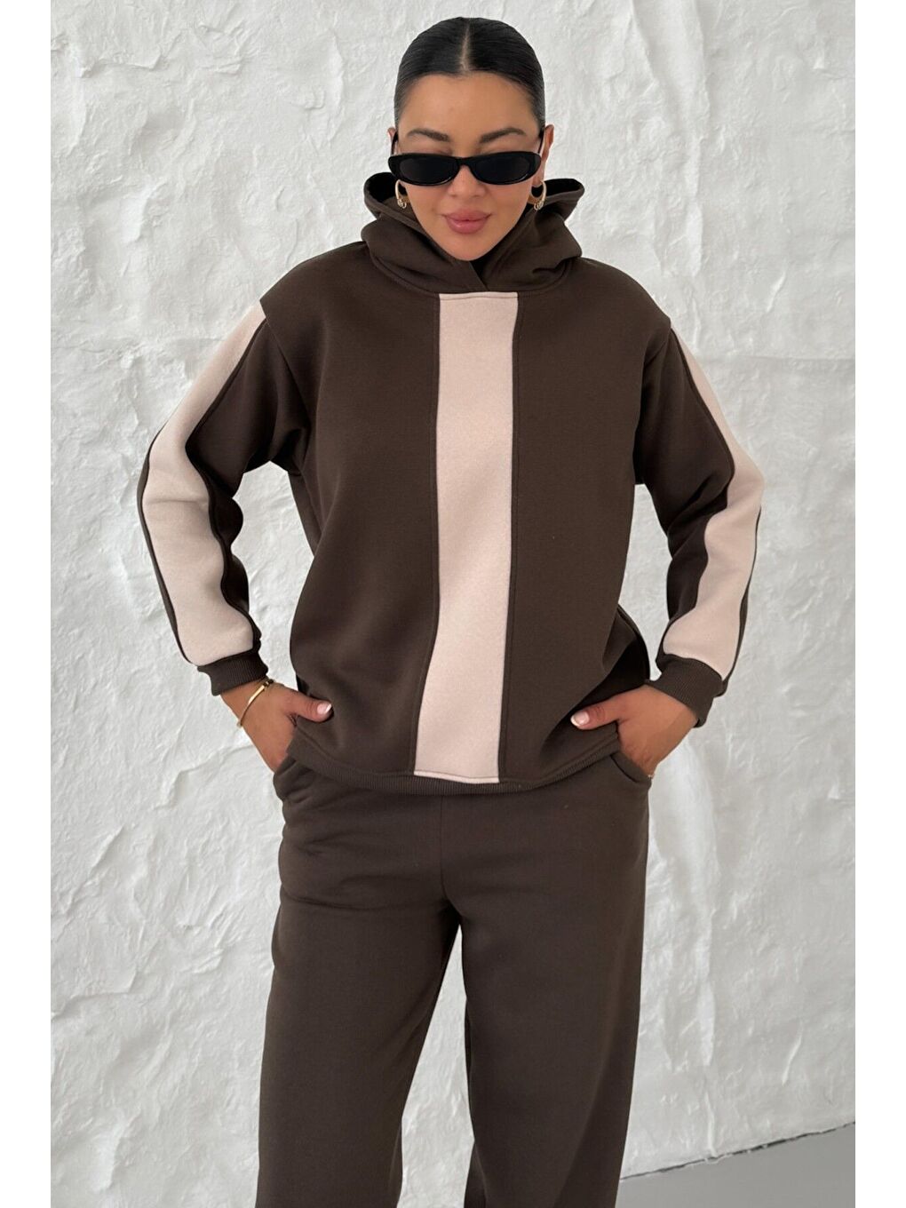 Kadın Kahverengi Kapüşonlu Kol Ve Göğüs Dikey Kalın Şeritli Alt-Üst Eşofman Takımı-7