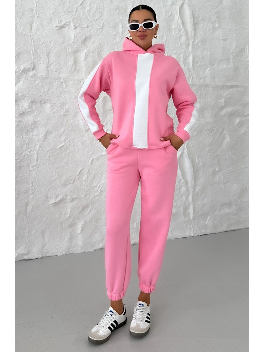 Kadın Pembe Kapüşonlu Kol Ve Göğüs Dikey Kalın Şeritli Alt-Üst Eşofman Takımı-2
