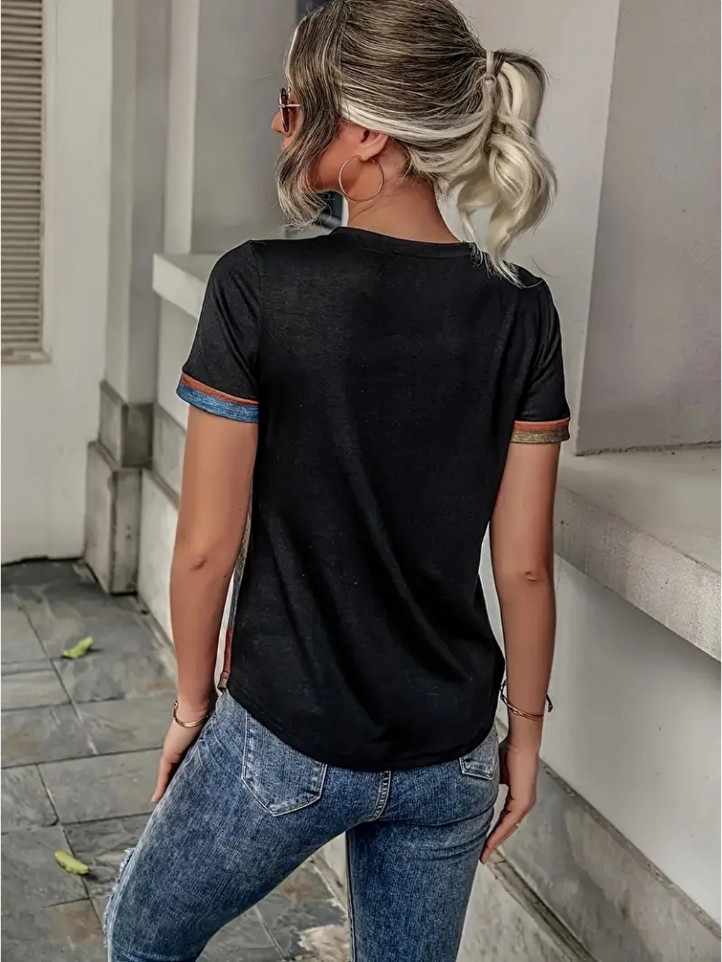 Siyah Kadın Kısa Kollu V Yakalı Düğmeli Çok Renkli Süprem Bluz-2