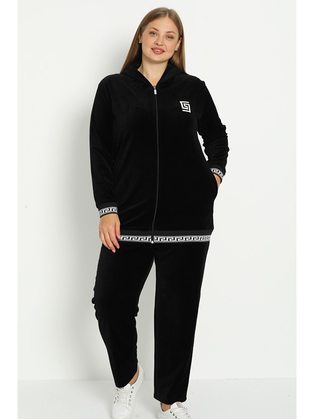 Kadın Büyük Beden Siyah Kapüşonlu Pamuklu Kadife Baskı Detaylı Cepli Alt Üst Eşofman Takımı-1